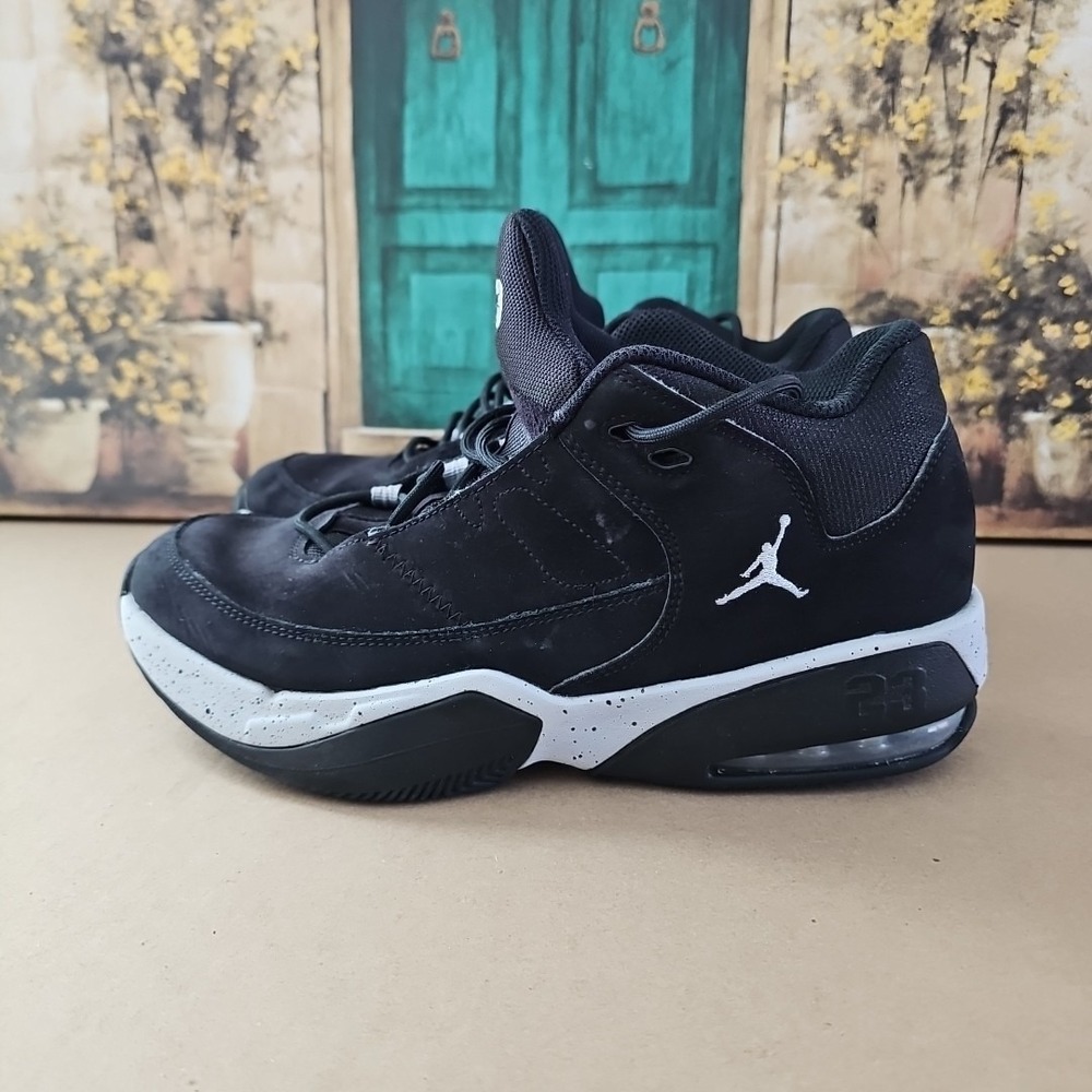 Nike Jordan Max Aura 3 Mens Black Wolf Grey US SIze 8